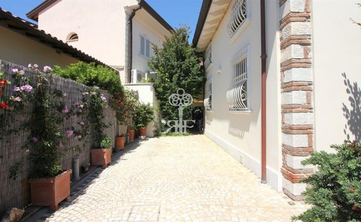 Villa in Center, Forte dei Marmi, Tuscany 1