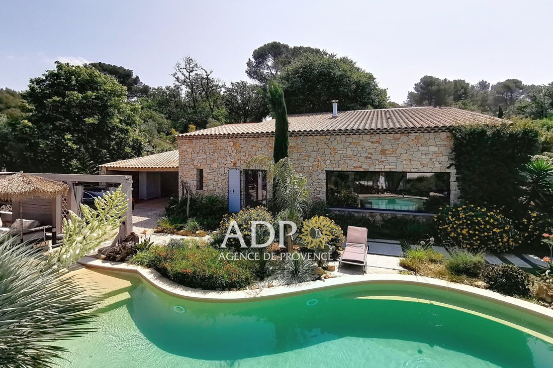 Villa in Grasse, Provence-Alpes-Côte d'Azur, France 1 - 15906425