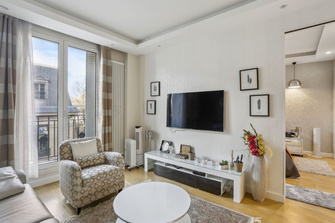 Apartment in Triangle d'Or, Paris 8e Arrondissement, Paris 4 - 15908565