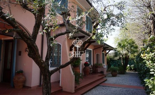 Villa in Center, Forte dei Marmi, Tuscany 1