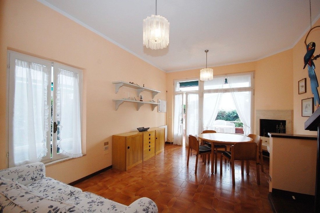 House in Pietrasanta, Tuscany, Italy 1 - 15908048