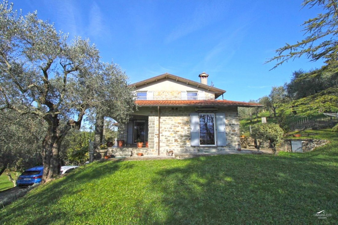 Country House in Fivizzano, Tuscany, Italy 2 - 15908535