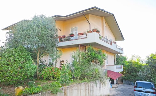 House in Villafranca in Lunigiana, Tuscany, Italy 1