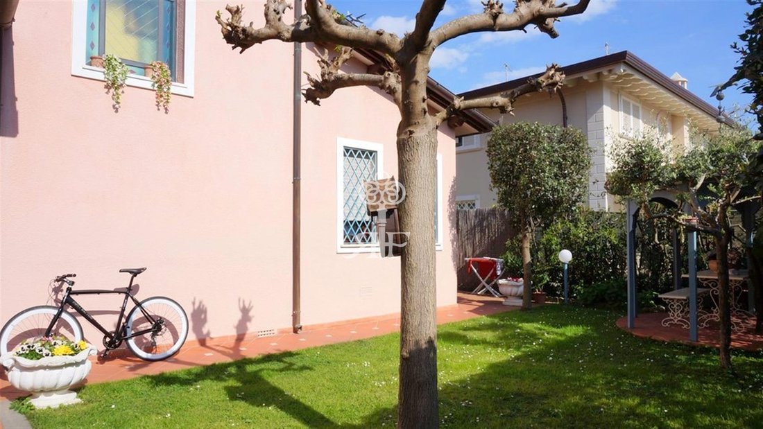 Villa in Center, Forte dei Marmi, Tuscany 4 - 15908027