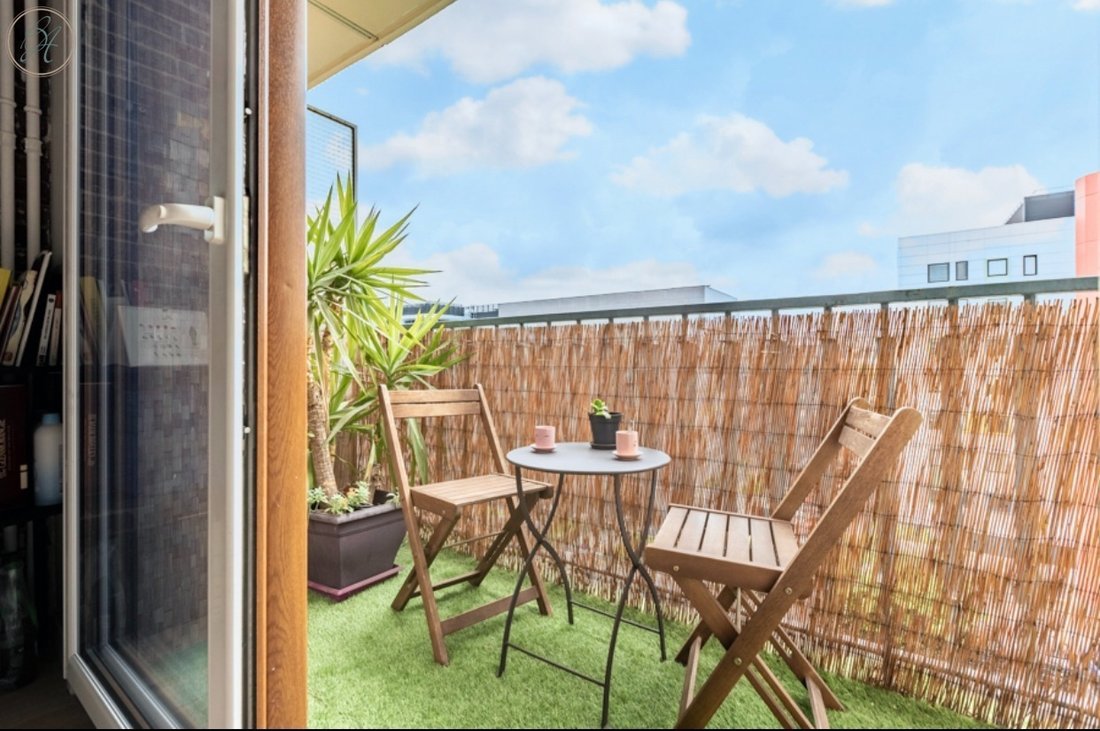 Apartment in Espaces Jeunes, Issy-les-Moulineaux, France 1 - 15908102