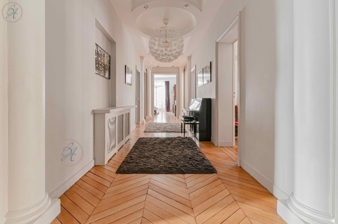 Apartment in Pereire-Malesherbes, Paris 17e Arrondissement, Paris 2 - 15910104