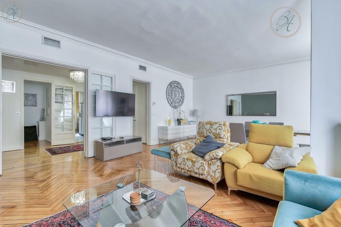 Apartment in Grange Aux Belles-Terrage, Paris 10e Arrondissement, Paris 2 - 15909721