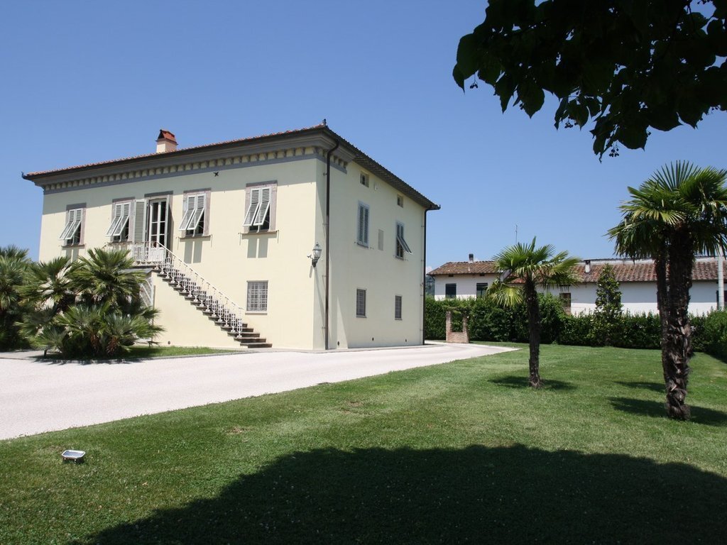 Villa in Historic Center, Lucca, Tuscany 1 - 15907725