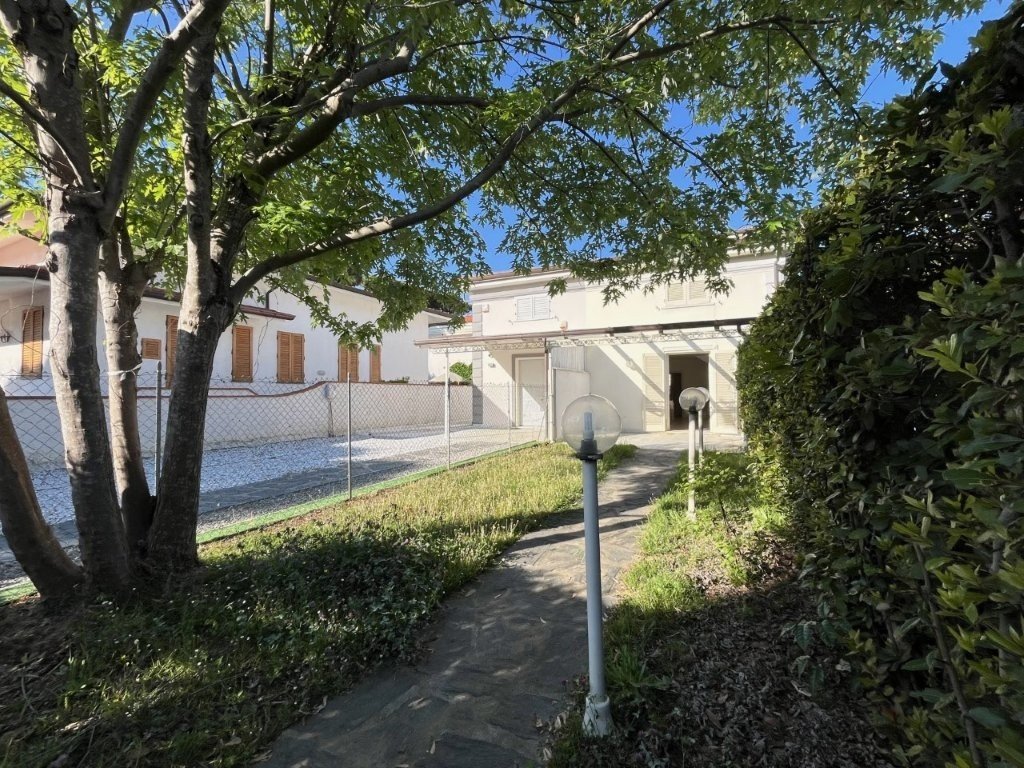 House in Pietrasanta, Tuscany, Italy 5 - 15908609