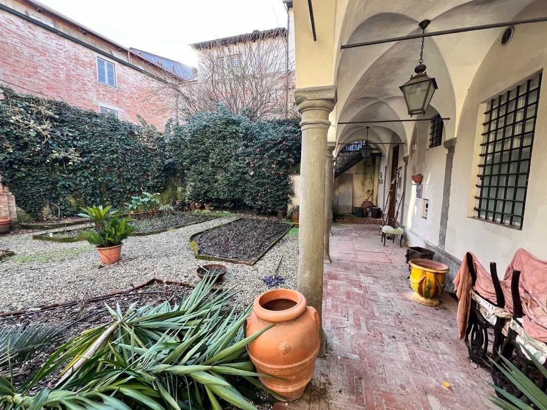 Apartment in Historic Center, Lucca, Tuscany 3 - 15907957