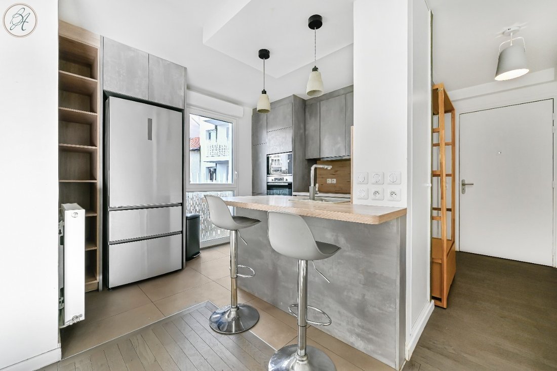 Apartment in Espaces Jeunes, Issy-les-Moulineaux, France 2 - 15910524