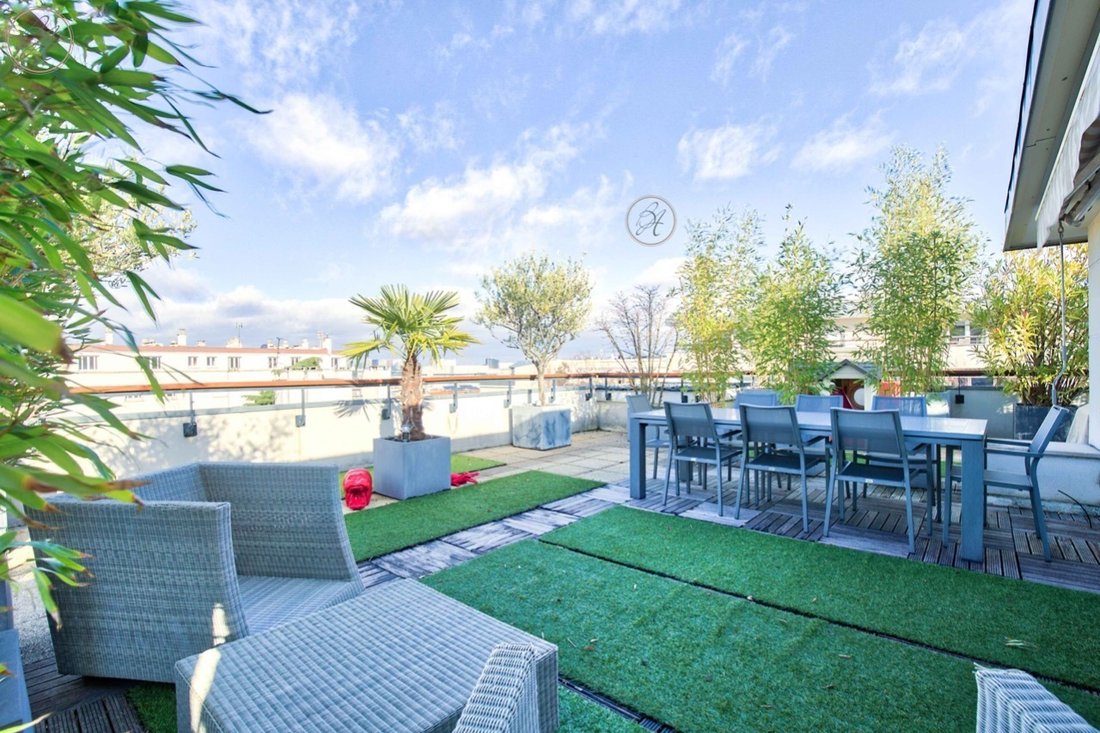 Apartment in Espaces Jeunes, Issy-les-Moulineaux, France 1 - 15908366