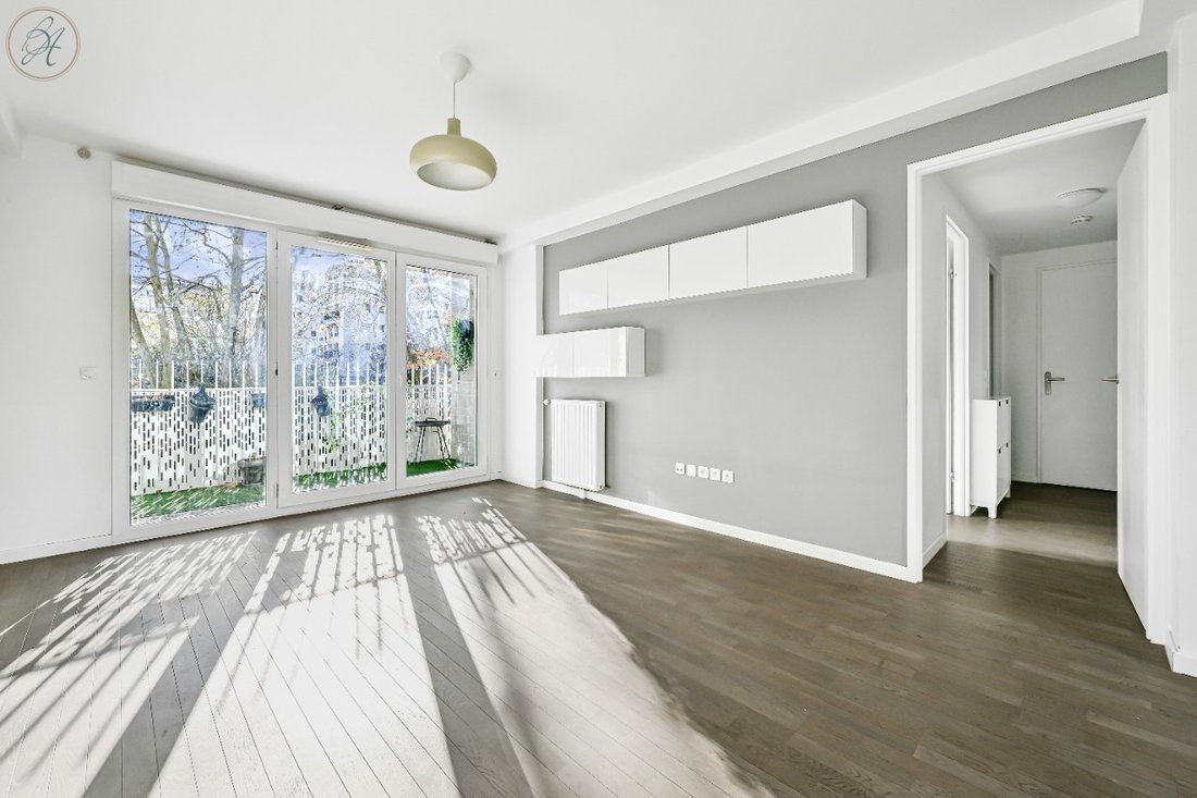Apartment in Espaces Jeunes, Issy-les-Moulineaux, France 3 - 15910524