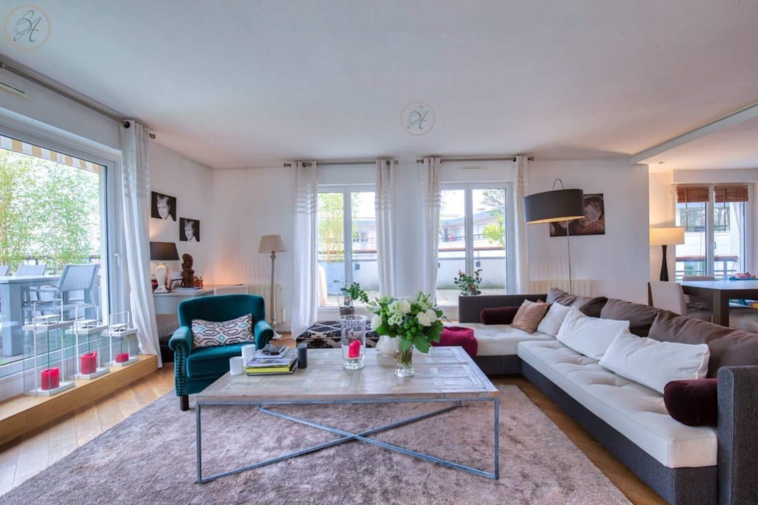 Apartment in Espaces Jeunes, Issy-les-Moulineaux, France 5 - 15908366