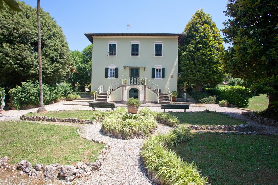 Villa in Novoli - Parco San Donato, Florence, Italy 1 - 15908784