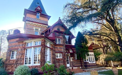 House in Centre Ville, Rueil-Malmaison, France 1