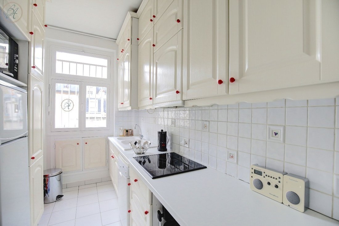 Apartment in Pereire-Malesherbes, Paris 17e Arrondissement, Paris 5 - 15909198
