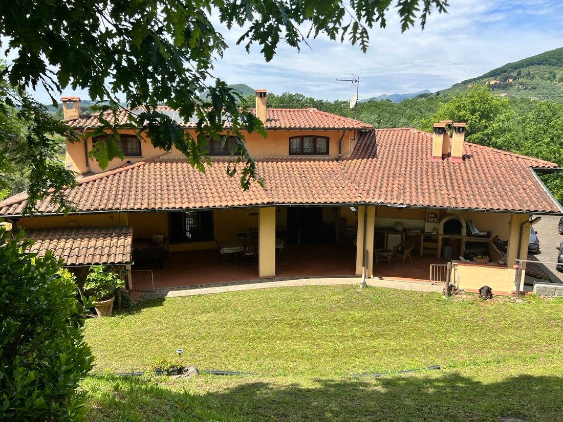 Villa in Historic Center, Lucca, Tuscany 1 - 15908233