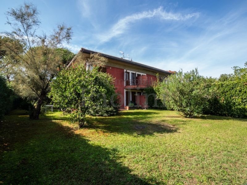 Villa in Cinquale, Montignoso, Tuscany 2 - 15907945