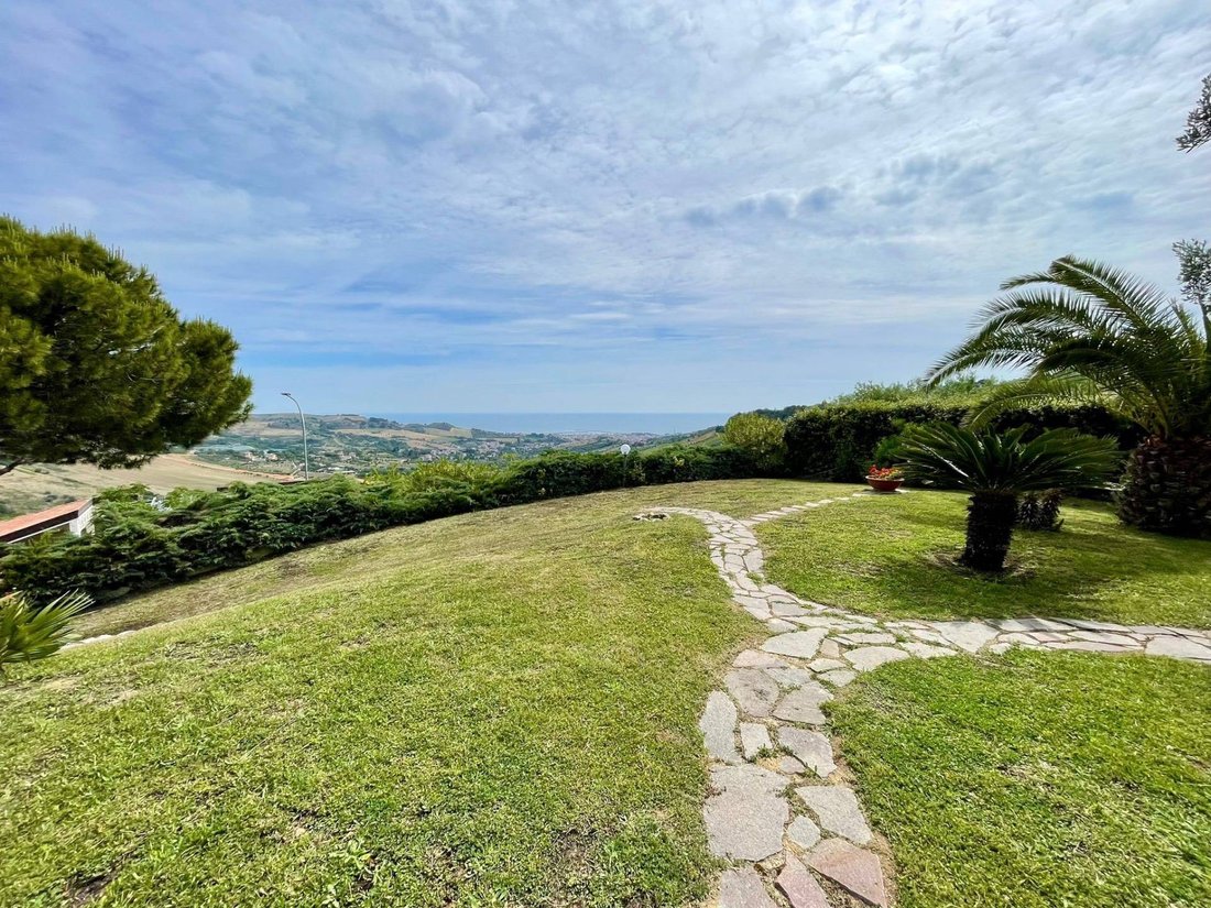 Villa in Conca degli Ulivi, Marche, Italy 4 - 14340203