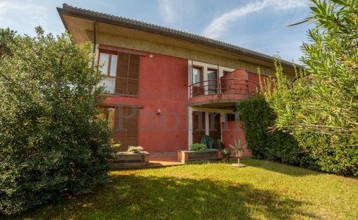 Villa in Center, Massa, Italy 1