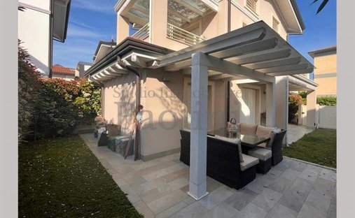 Villa à Centre, Massa, Italie 1