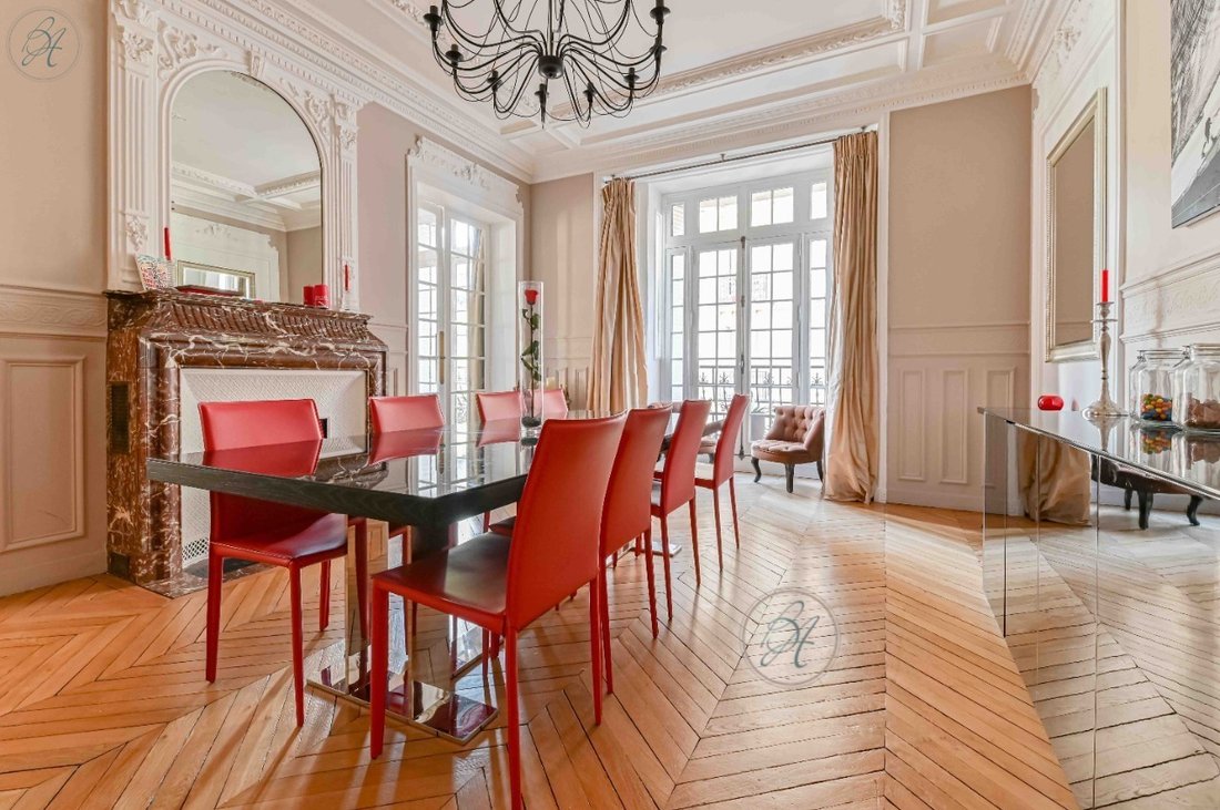 Apartment in Pereire-Malesherbes, Paris 17e Arrondissement, Paris 5 - 15910104