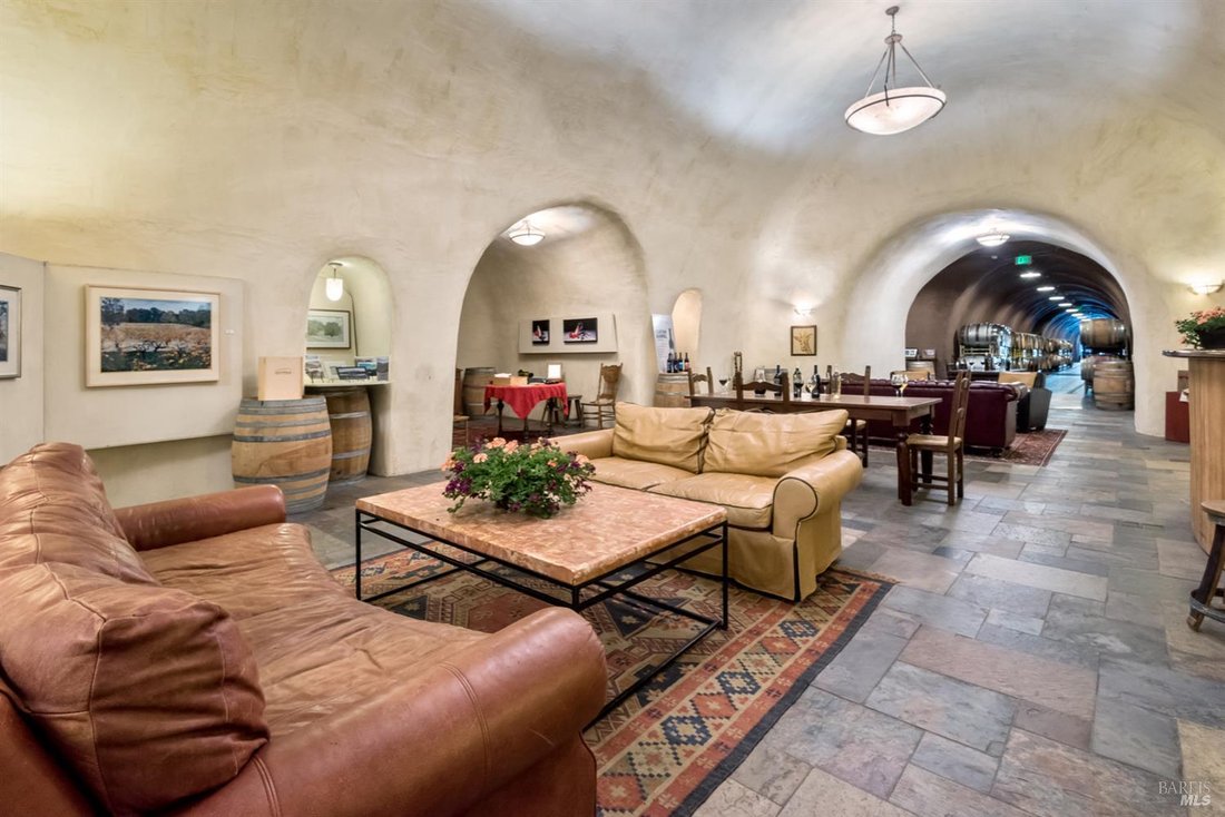 Glen Ellen, California, United States 2 - 15909648