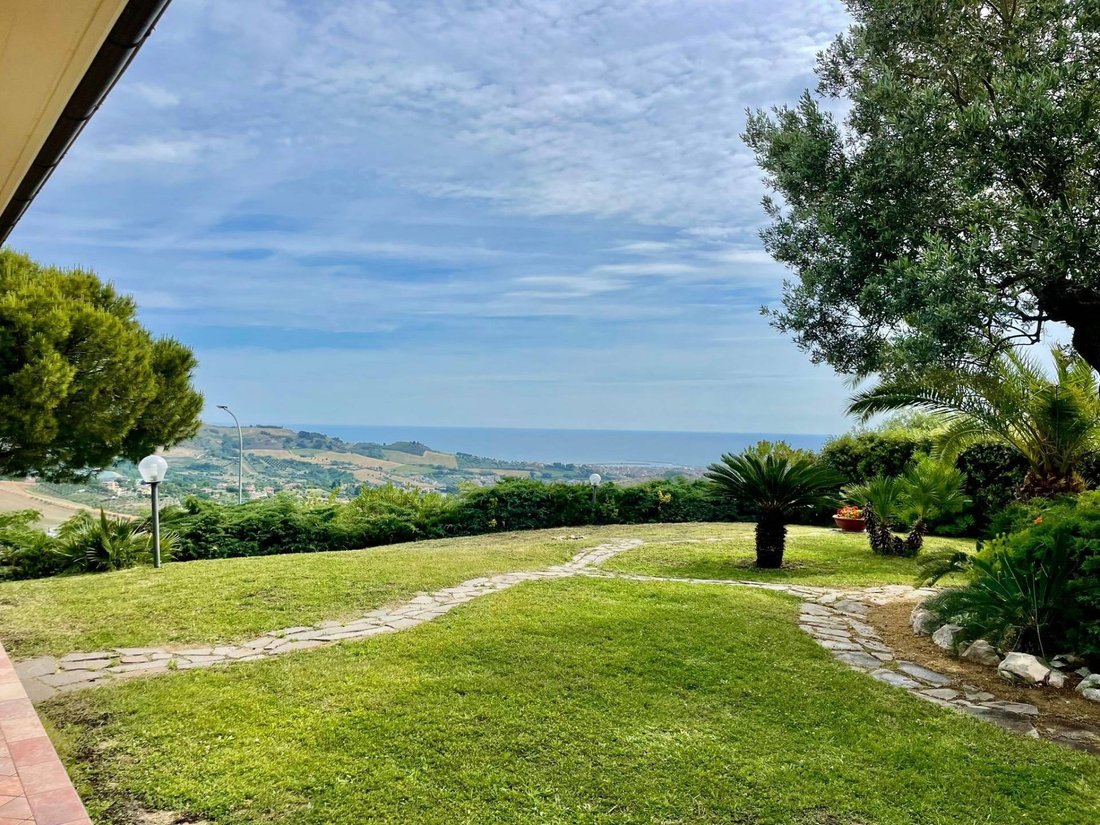 Villa in Conca degli Ulivi, Marche, Italy 3 - 14340203