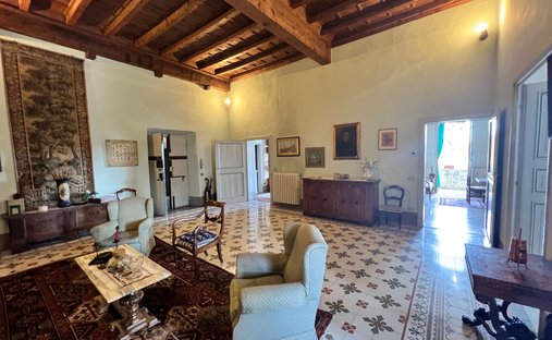 Apartment in Historic Center, Lucca, Tuscany 1