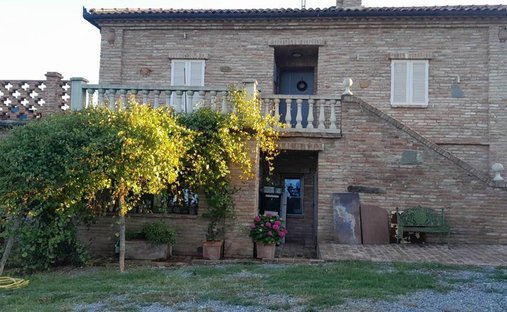 Country House in Lucignano, Tuscany, Italy 1