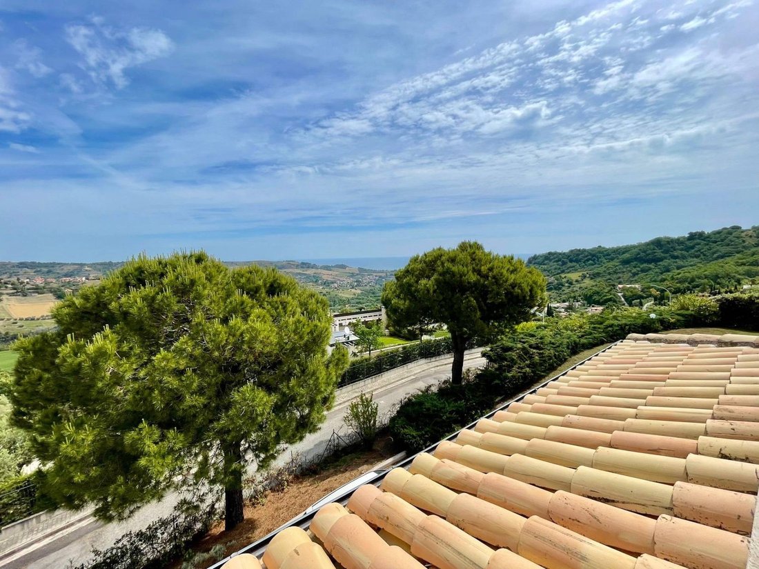 Villa in Conca degli Ulivi, Marche, Italy 5 - 14340203