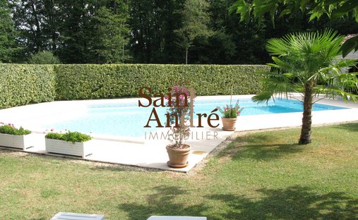 Castle for Sale in Dirac, Nouvelle-Aquitaine, France