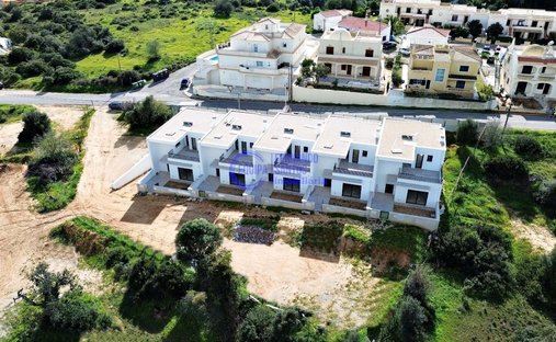 Villa in Armacao de Pera, Algarve, Portugal 1