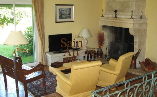 Castle for Sale in Dirac, Nouvelle-Aquitaine, France