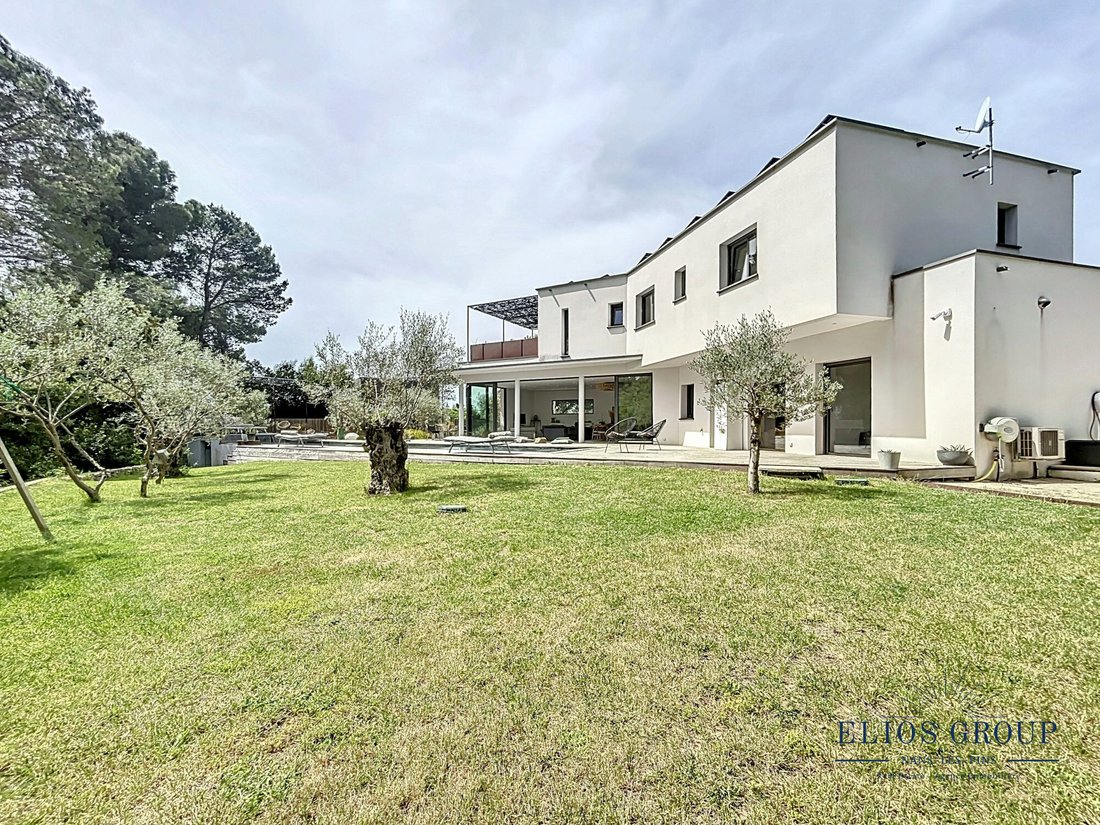 Villa in Sommieres, Occitania, France 3 - 15912762