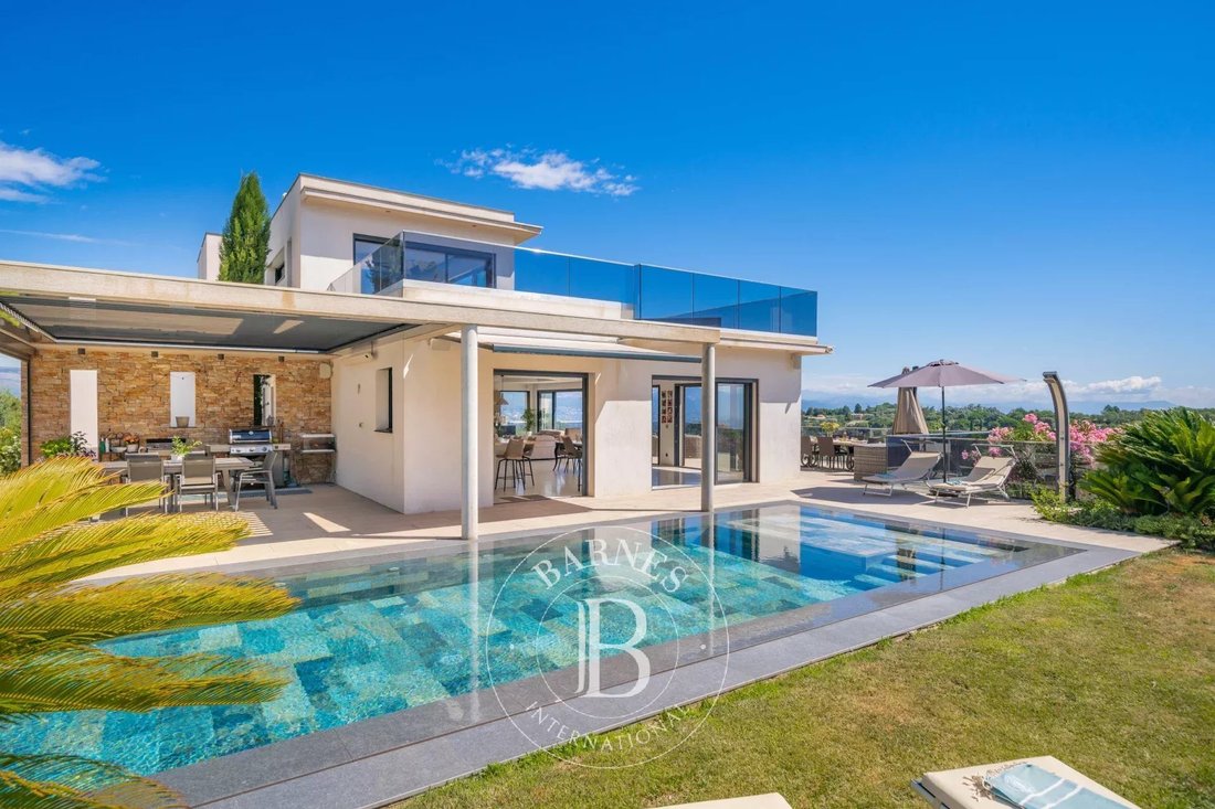 Villa in Les Termes, Mandelieu-la-Napoule, France 1 - 15916133