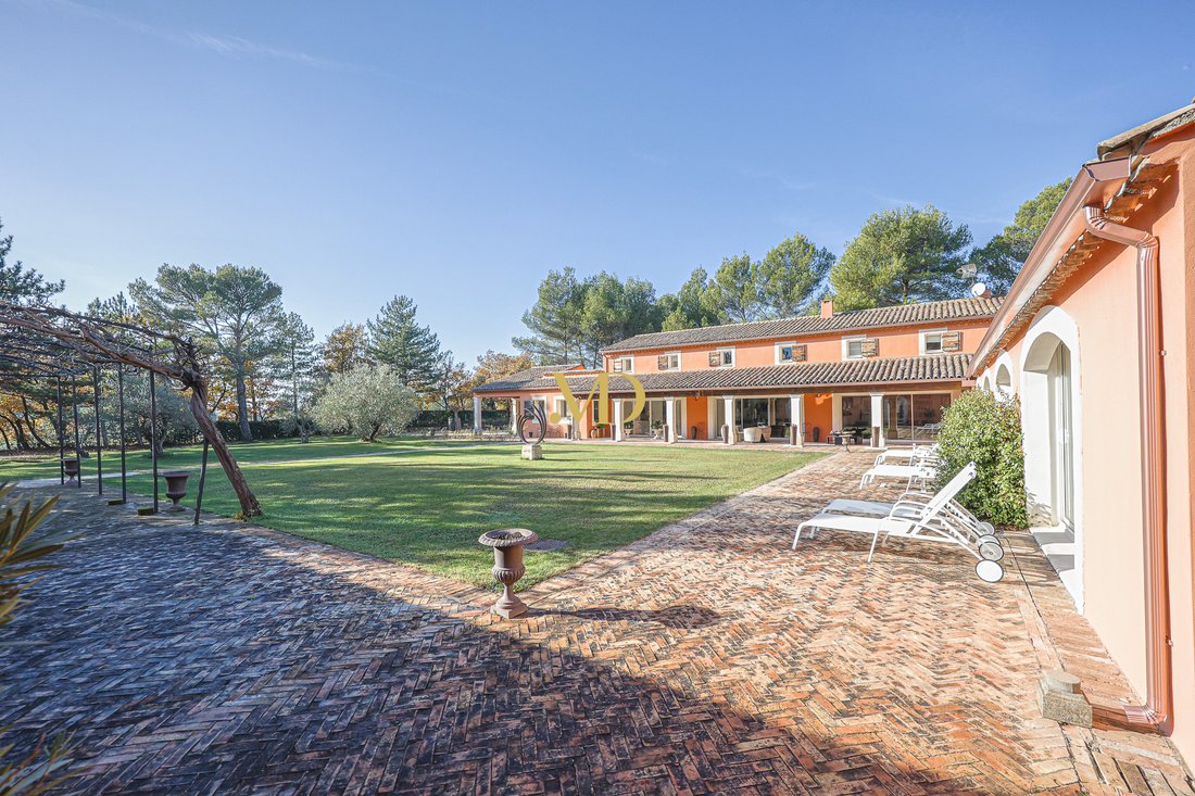 Château des Rêves Provençaux: A Sunlit Sanctuary Between Roussillon & Gordes - 5