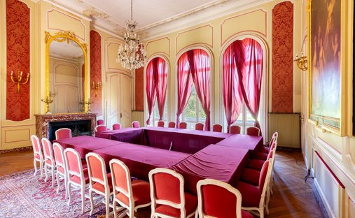 Castle for Sale in Auneau-Bleury-Saint-Symphorien, Centre-Val de Loire, France