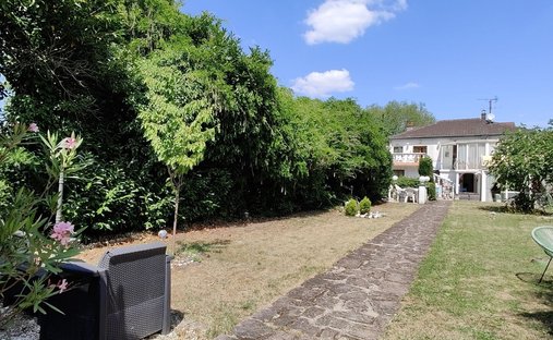House in Arrondissement of Bobigny, Ile-de-France, France 1