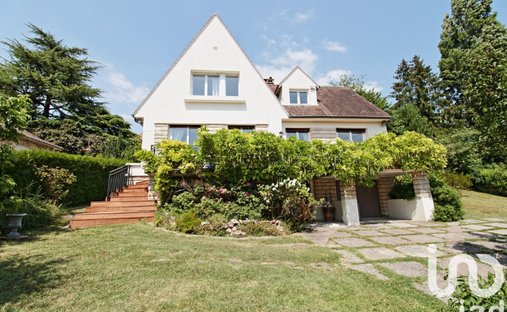 House in La Chataigneraie, Saint-Leu-la-Forêt, France 1