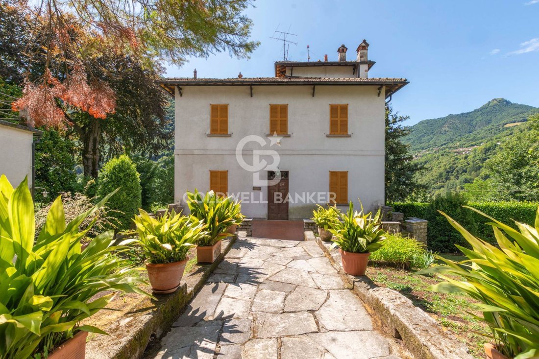 Villa in Dizzasco, Lombardy, Italy 2 - 15916449