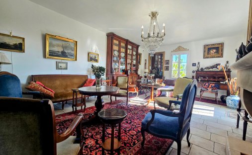 Castle for Sale in Brive-la-Gaillarde, Nouvelle-Aquitaine, France