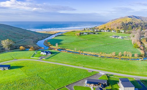 Land in Pourerere, Hawke's Bay, New Zealand 1