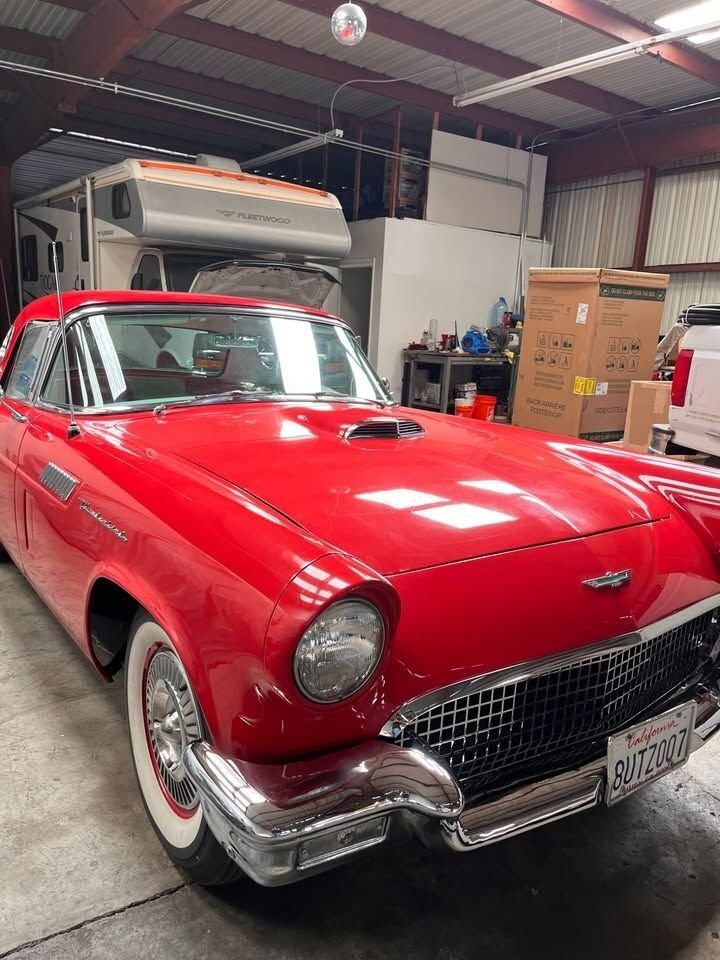 Cabriolet in Glendale, United States 1 - 15913789