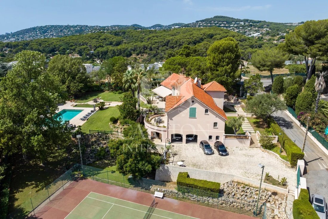 Villa en Les Bastides, Antibes, Francia 1 - 15913637