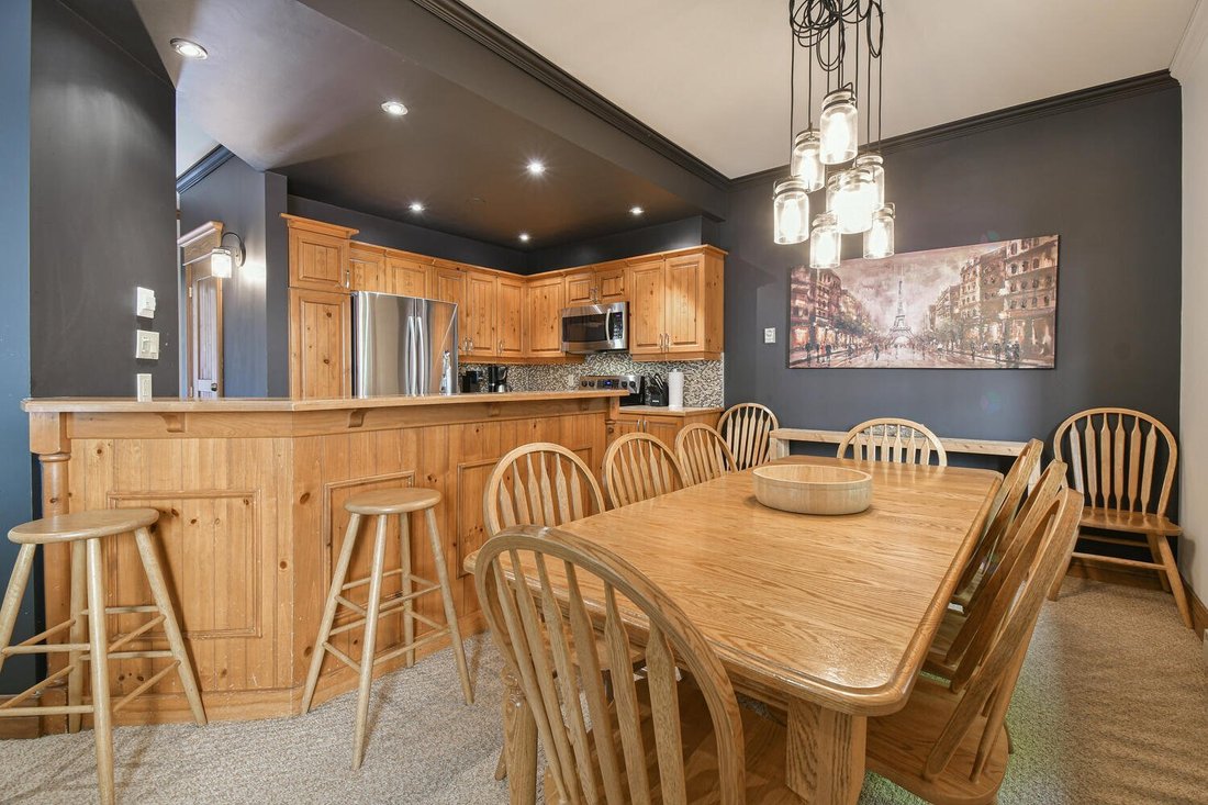 Condo in Mont-Tremblant, Quebec, Canada 5 - 15916321