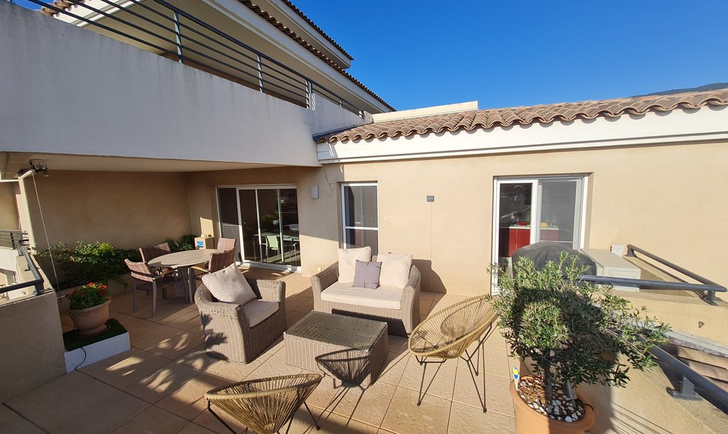 Magnificent 83.33 M2 In Cavalaire Sur Mer, Provence Alpes Côte D'azur ...