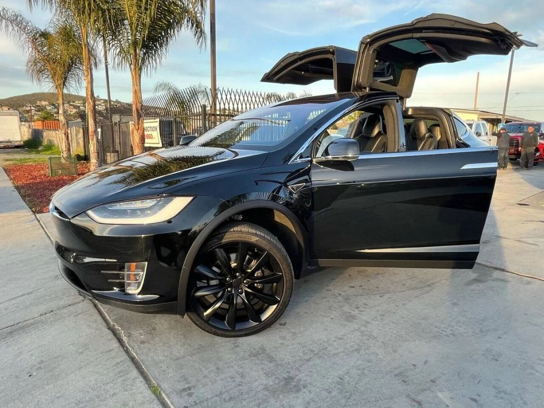 Suv in Spring Valley, CA, United States 2 - 14218531