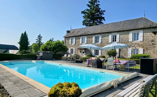 Castle for Sale in Brive-la-Gaillarde, Nouvelle-Aquitaine, France